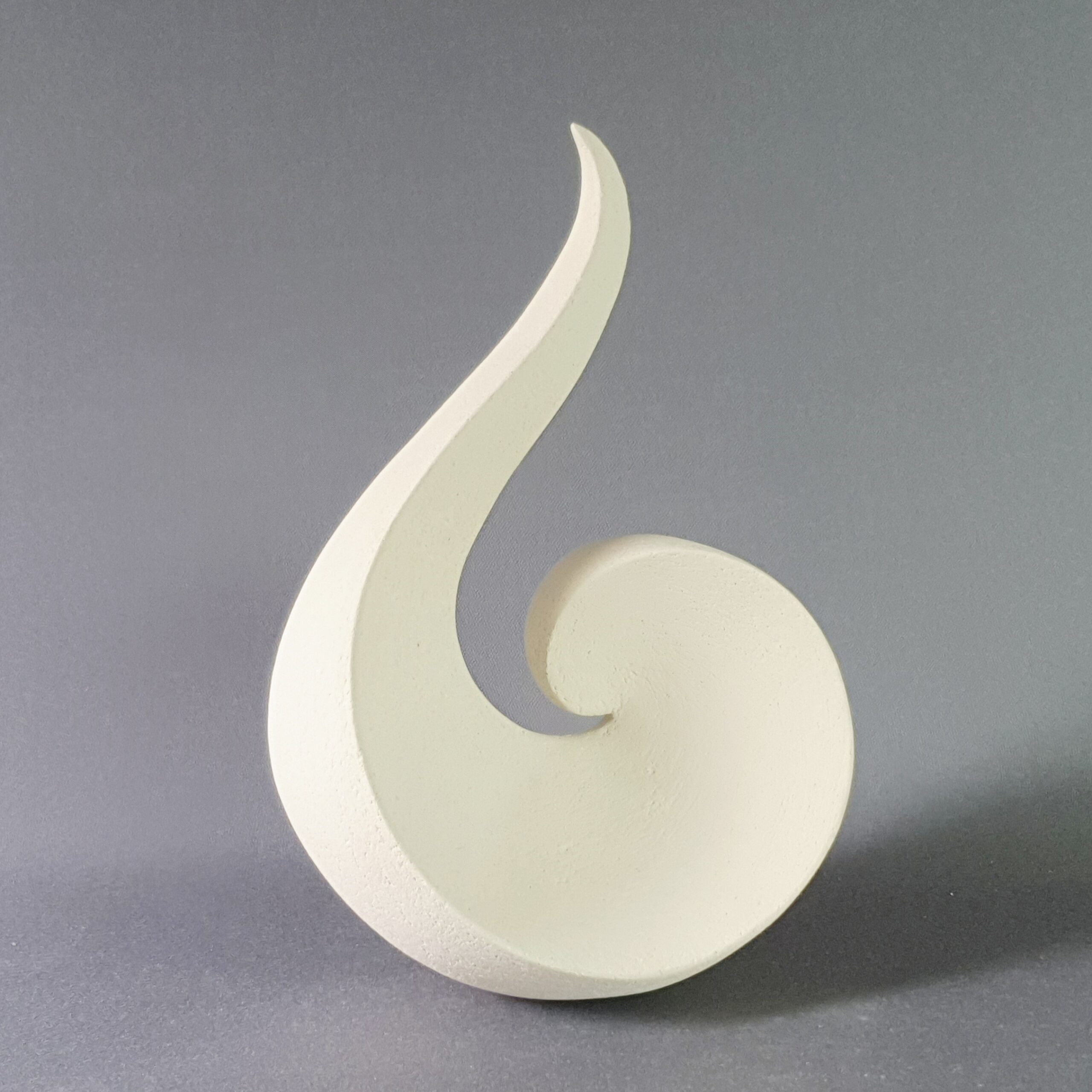 Leonie Rutter. Unfurling balancing sculpture